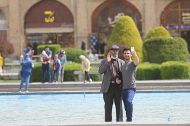 تعطیلات نوروزی و عدم رعایت پروتکل‌های بهداشتی در میدان امام اصفهان