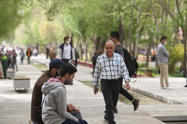 تعطیلات نوروزی و عدم رعایت پروتکل‌های بهداشتی در چهارباغ عباسی اصفهان