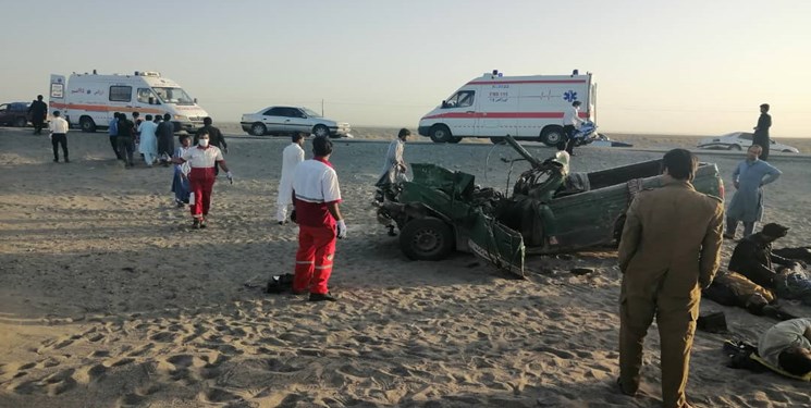 تصادف خونین در محور ریگان - ایرانشهر| ۴ کشته و ۱۰ مصدوم بر اثر برخورد تویوتا با کامیون