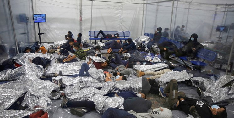گزارش دو خبرنگار از وضع اسف‌بار کمپ پناهجویان در مرز جنوبی آمریکا+عکس