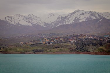 ایجاد روستا و سکونت در نزدیکی دریاچه سد«طالقان»