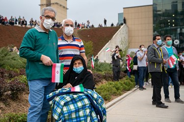 حضور خانواده ها در آیین بزرگداشت روز جمهوری اسلامی ایران با عنوان «جشن ملی پرچم» 