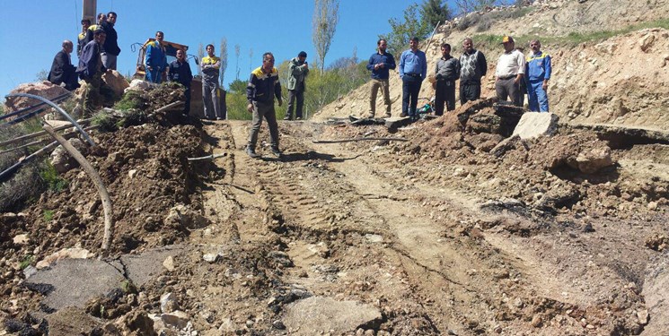 وقوع سیلاب و رانش زمین در 9 روستای شهرستان فلارد