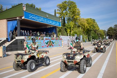 رژه خودرویی یگان‌های ارتش / فرماندهی آماد و پشتیبانی منطقه دو شیراز 