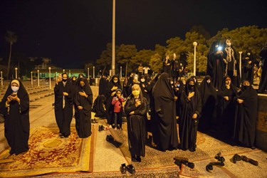 حضور جمعی از بانوان در مراسم 