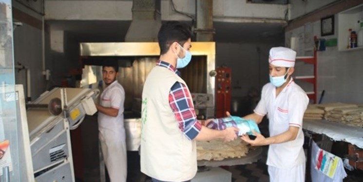 توزیع 30 هزار قرص نان صلواتی در بندرعباس