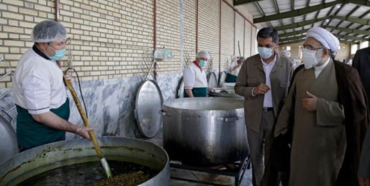 بازدید تولیت آستان قدس از عملیات طبخ و توزیع روزانه ۳۰۰۰۰ غذای گرم در حاشیه شهر مشهد