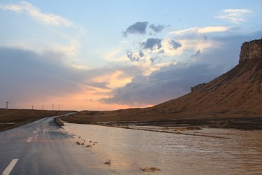 چشم انداز زیبای کوه خواجه بعد از بارش باران