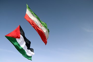 اهتزاز پرچم فلسطین ابتکاری است که پارسال به دلیل محدودیت‌ کرونایی از سوی کمیسیون حقوق بشر اسلامی انگلیس پایه گذاری و با استقبال مسلمانان سراسر جهان روبه‌رو شد.

