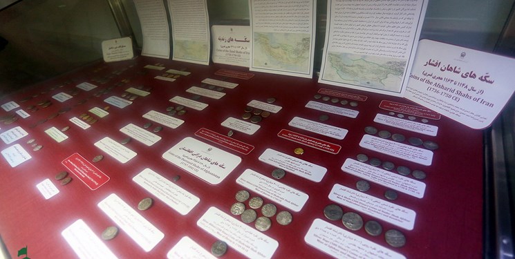 از تمبرهای دهه شصت تا سکه‌های ۲۰۰۰ساله در خاطرات واقف موزه حرم رضوی
