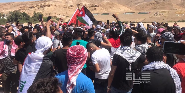 صدها اردنی  در دومین روز متوالی به سمت مرزهای فلسطین حرکت کردند+فیلم