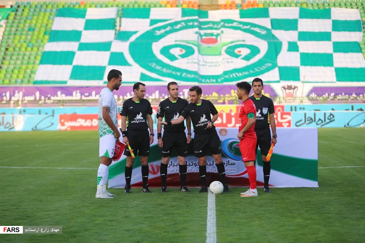 گزارش تصویری از دیدار تیم‌های ذوب آهن و پرسپولیس