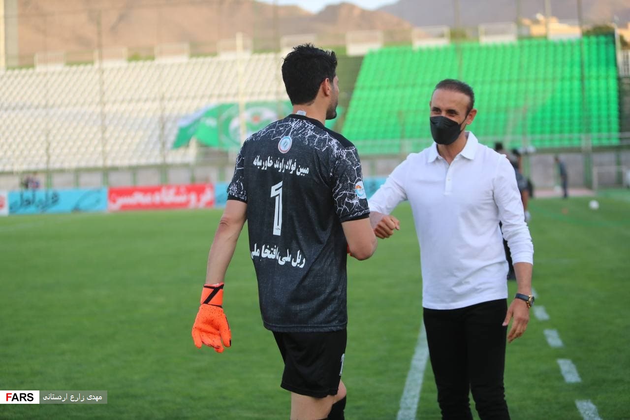 گزارش تصویری از دیدار تیم‌های ذوب آهن و پرسپولیس