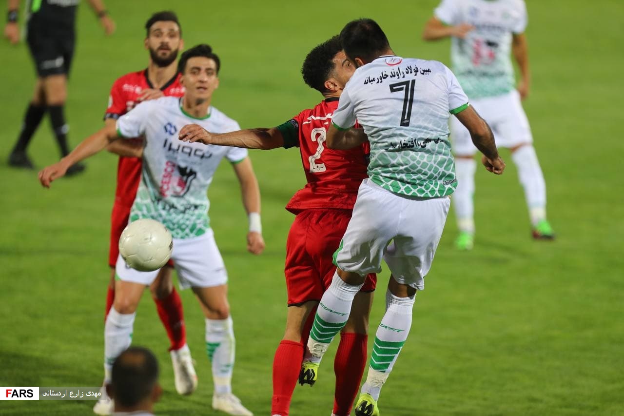 گزارش تصویری از دیدار تیم‌های ذوب آهن و پرسپولیس