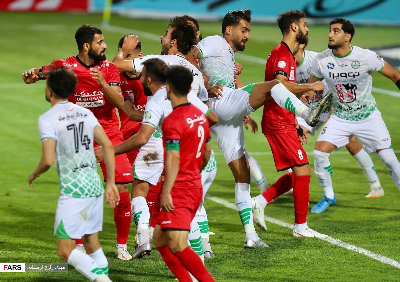 گزارش تصویری از دیدار تیم‌های ذوب آهن و پرسپولیس