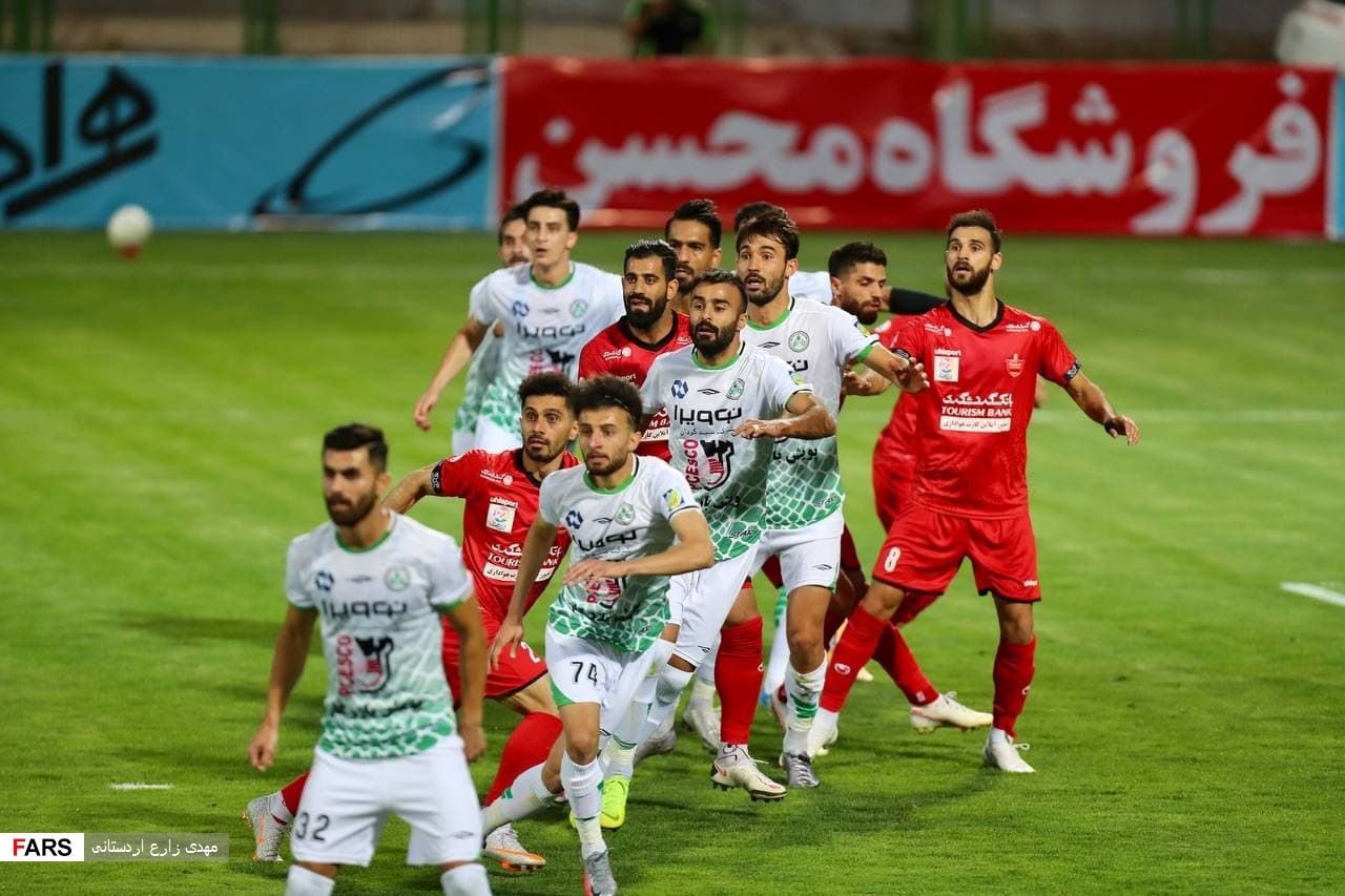 گزارش تصویری از دیدار تیم‌های ذوب آهن و پرسپولیس