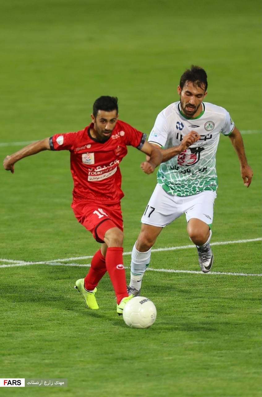 گزارش تصویری از دیدار تیم‌های ذوب آهن و پرسپولیس