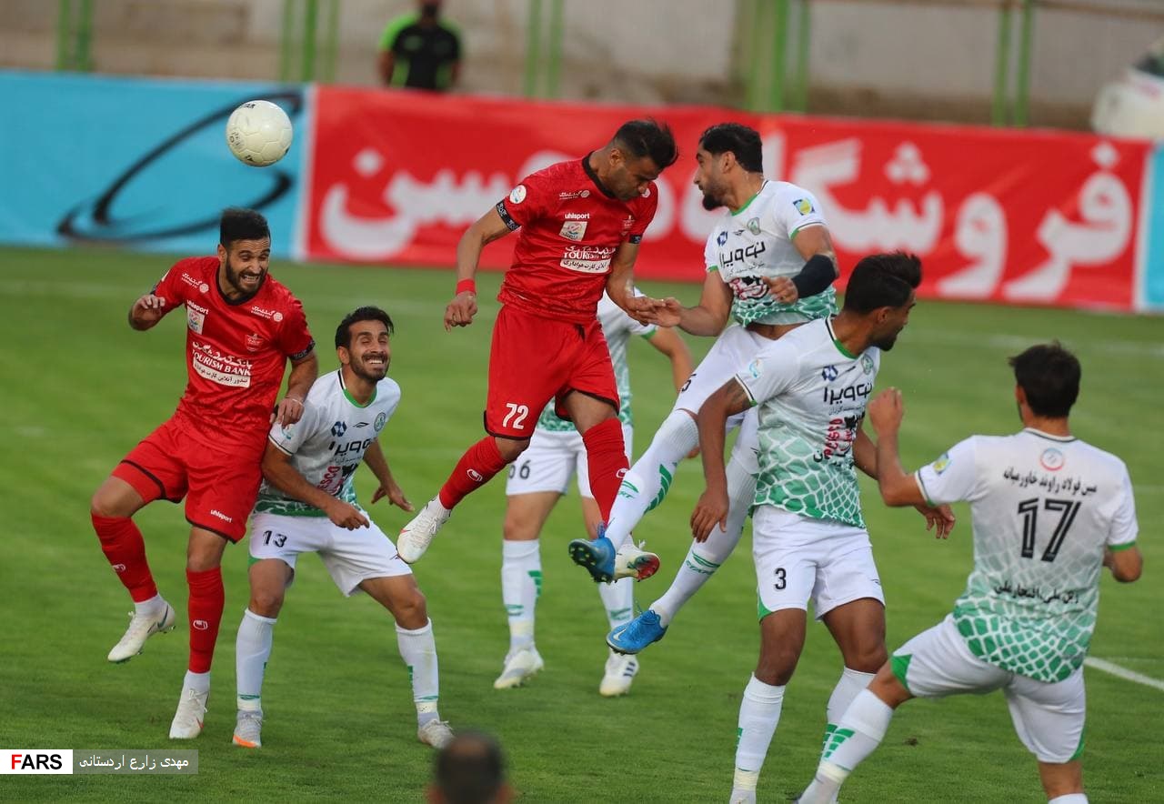 گزارش تصویری از دیدار تیم‌های ذوب آهن و پرسپولیس