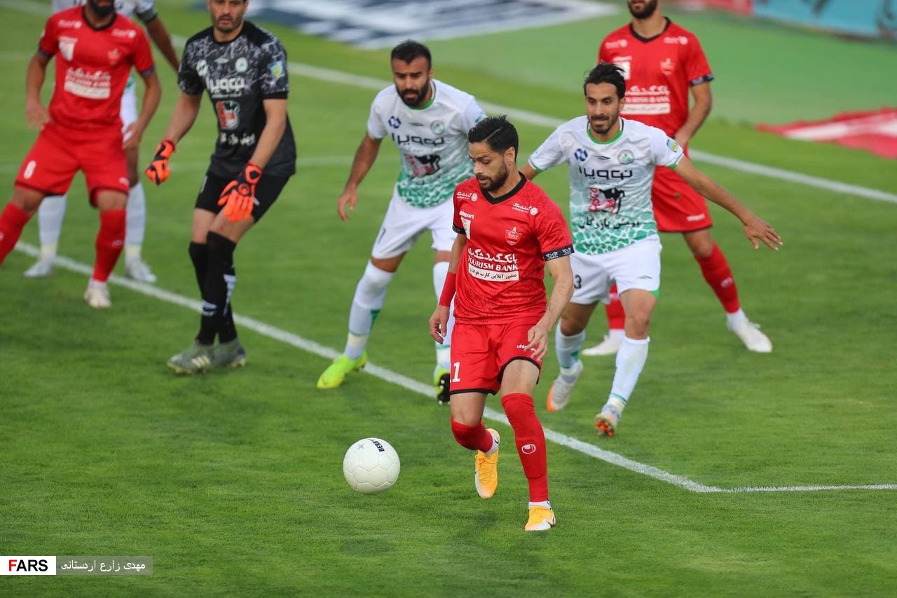 گزارش تصویری از دیدار تیم‌های ذوب آهن و پرسپولیس