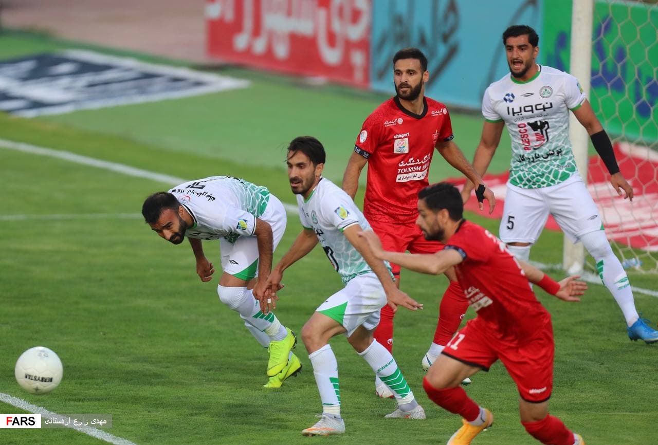گزارش تصویری از دیدار تیم‌های ذوب آهن و پرسپولیس