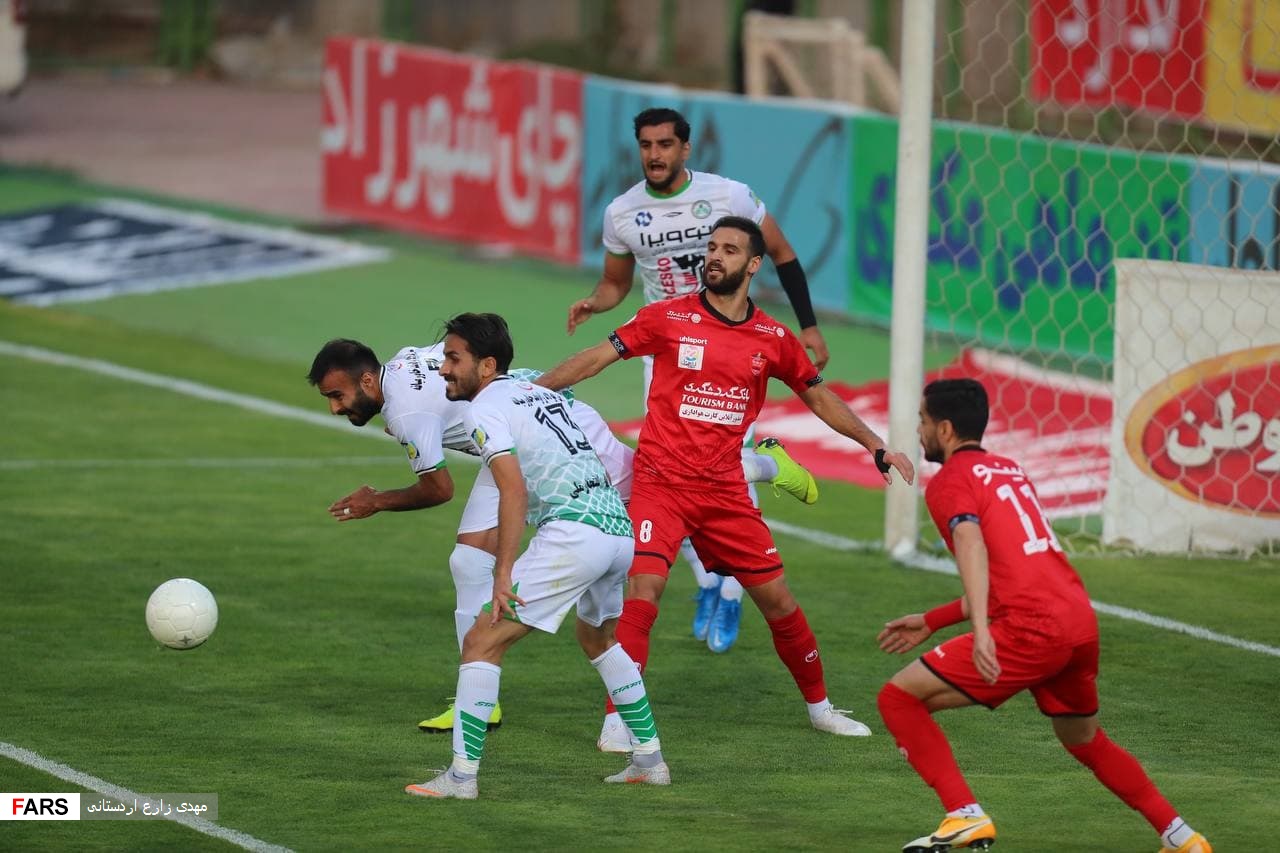 گزارش تصویری از دیدار تیم‌های ذوب آهن و پرسپولیس