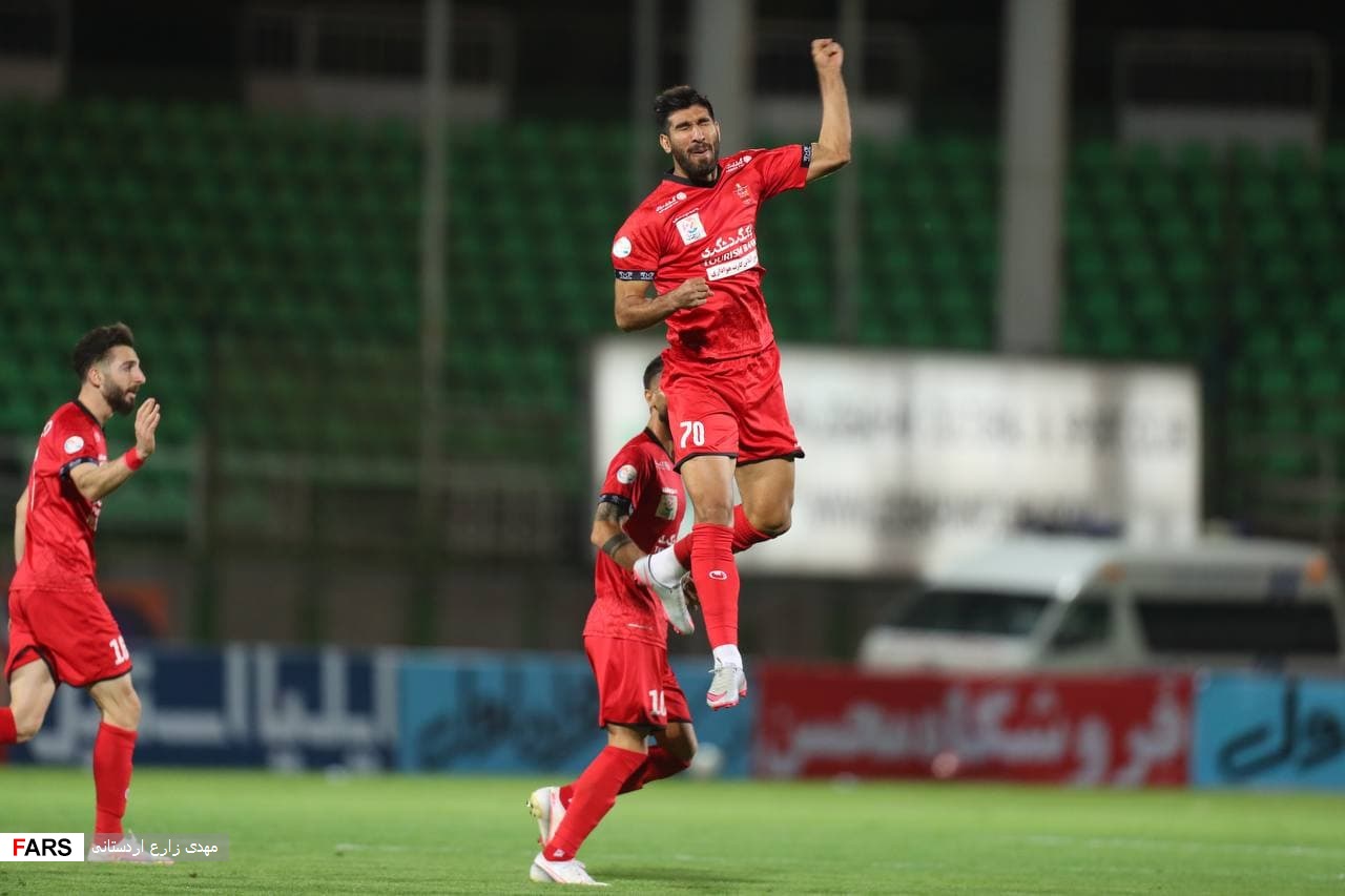گزارش تصویری از دیدار تیم‌های ذوب آهن و پرسپولیس