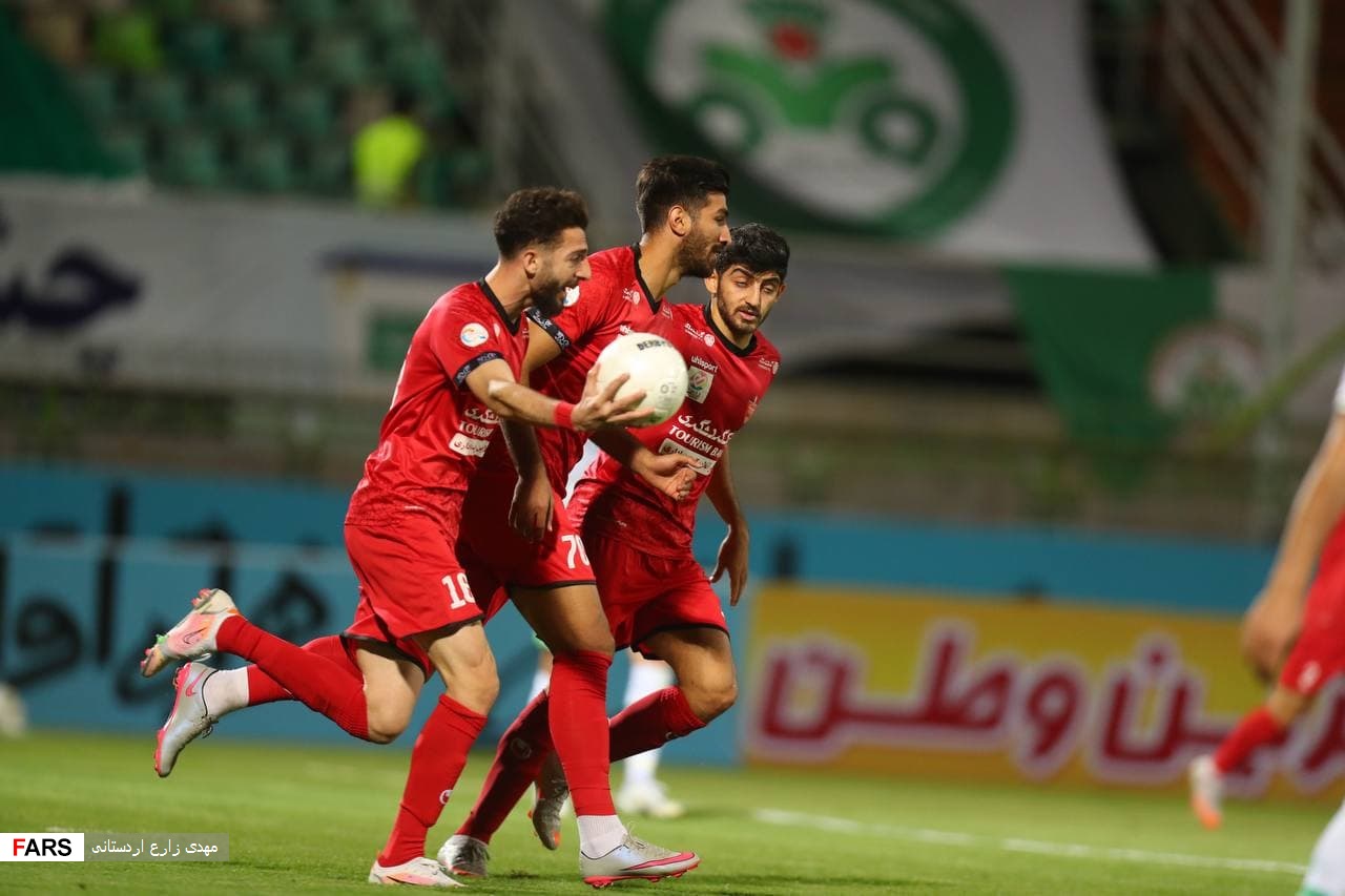 گزارش تصویری از دیدار تیم‌های ذوب آهن و پرسپولیس