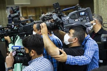 حضور اسحاق جهانگیری درجمع خبرنگاران حاضر در وزارت کشور
