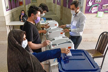 حضور پرشور مردم در انتخابات ۱۴۰۰ - شعبه دبیرستان حضرت معصومه زنجان