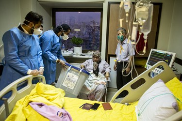 حضور صندوق اخذ رای سیار در بخشهای بیمارستان بقیه الله(عج)