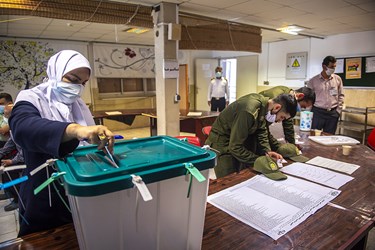 رای دادن کادر درمان  بیمارستان تخصصی قلب فاطمه زهرا شهرستان ساری