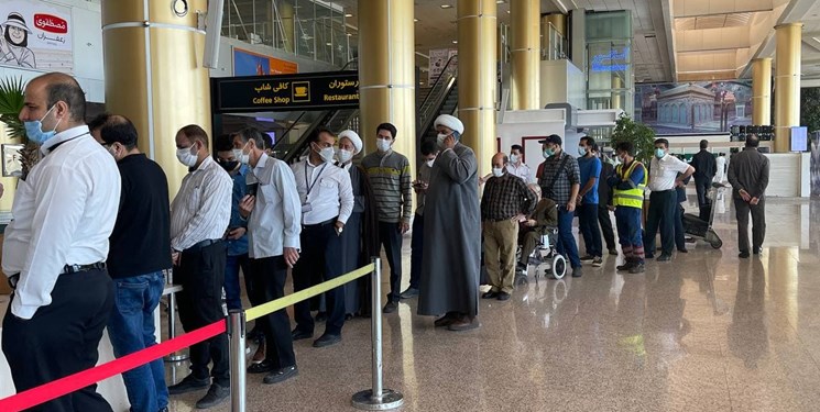 ۱۴۵۰ رأی در فرودگاه مشهد به صندوق انداخته شد/ پرواز آراء یک کاندیدا در فرودگاه مشهد