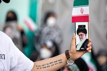 جشن پیروزی هواداران آیت‌الله رئیسی در تهران