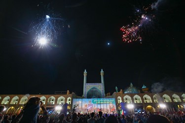 جشن میلاد امام رضا(ع) و پیروزی سید ابراهیم رئیسی در میدان امام اصفهان