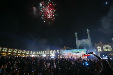 جشن میلاد امام رضا(ع) و پیروزی سید ابراهیم رئیسی در میدان امام اصفهان
