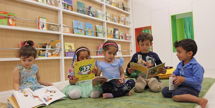 تقویت رابطه کودک و کتاب/  چه‌طور برای کودک کتابخانه  در دسترس بسازیم؟