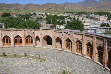 کاروانسرای تاج‌آباد در روستای تاج‌آباد سفلی از توابع استان همدان است