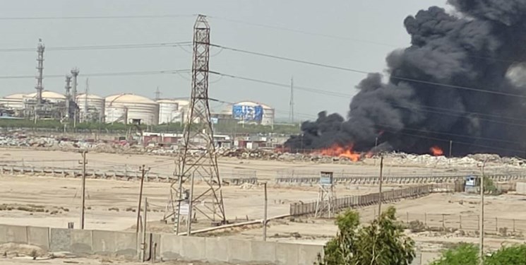 آتش‌سوزی در انبار ضایعات پتروشیمی شهید تندگویان ماهشهر بر اثر گرما +فیلم