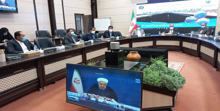 افتتاح ۱۲ کیلومتر از بزرگراه زاهدان ـ خاش به صورت ویدئو کنفراسی توسط رئیس جمهور