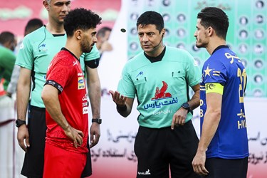 دیدار تیم‌های فوتبال پرسپولیس و استقلال | شهرآورد ۹6 جام حذفی 