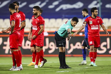 دیدار تیم‌های فوتبال پرسپولیس و استقلال | شهرآورد ۹6 جام حذفی 
