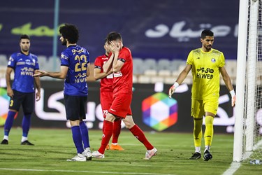دیدار تیم‌های فوتبال پرسپولیس و استقلال | شهرآورد ۹6 جام حذفی 