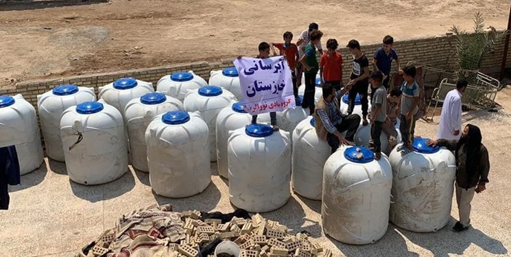 هیأتی‌ها 110 تانکر آب به خوزستانی‌ها دادند