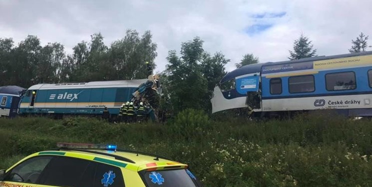 ۲ کشته و ۵۰ مصدوم در پی برخورد دو قطار در جمهوری چک