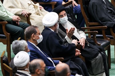 حسن روحانی رئیس جمهور سابق و سید ابراهیم رئیسی رییس جمهور در مراسم تحلیف 