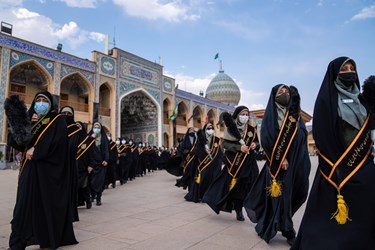 حضور خُدام در مراسم تعویض پرچم آستان مقدس حضرت احمد بن موسی الکاظم شاهچراغ و حضرت سيدميرمحمد عليهما السلام