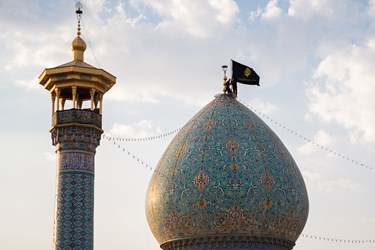 آئین تعویض پرچم گنبد آستان مقدس احمدی و محمدی علیهما‌السلام