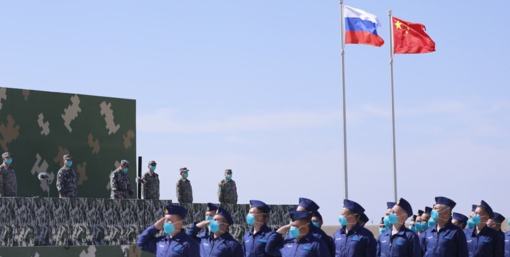 رزمایش مشترک چین و روسیه در نزدیکی «سین ‌کیانگ» + فیلم و عکس