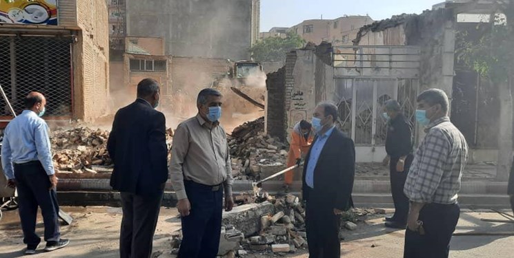تخریب چهار باب مغازه در طرح تعریض خیابان ملت شهرکرد