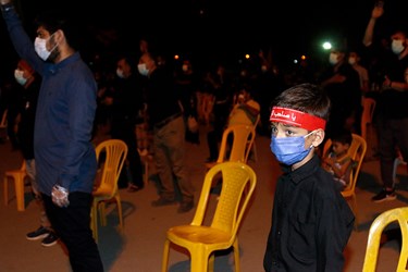 حضور خردسالان در مراسم شب تاسوعای حسینی 